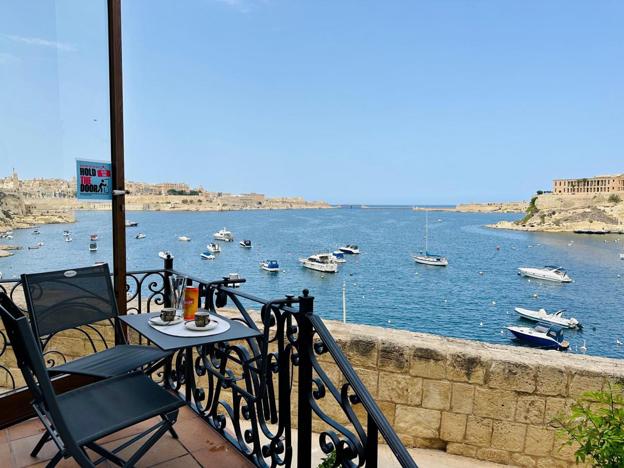 Seagull Birgu - Waterfront Home エクステリア 写真