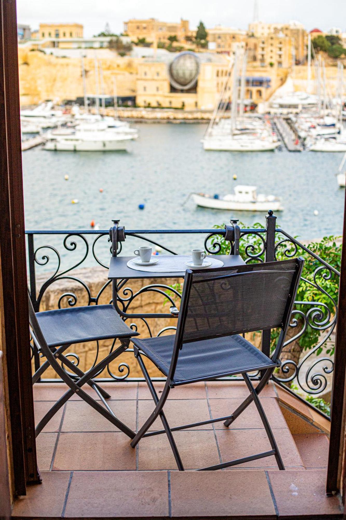Seagull Birgu - Waterfront Home エクステリア 写真