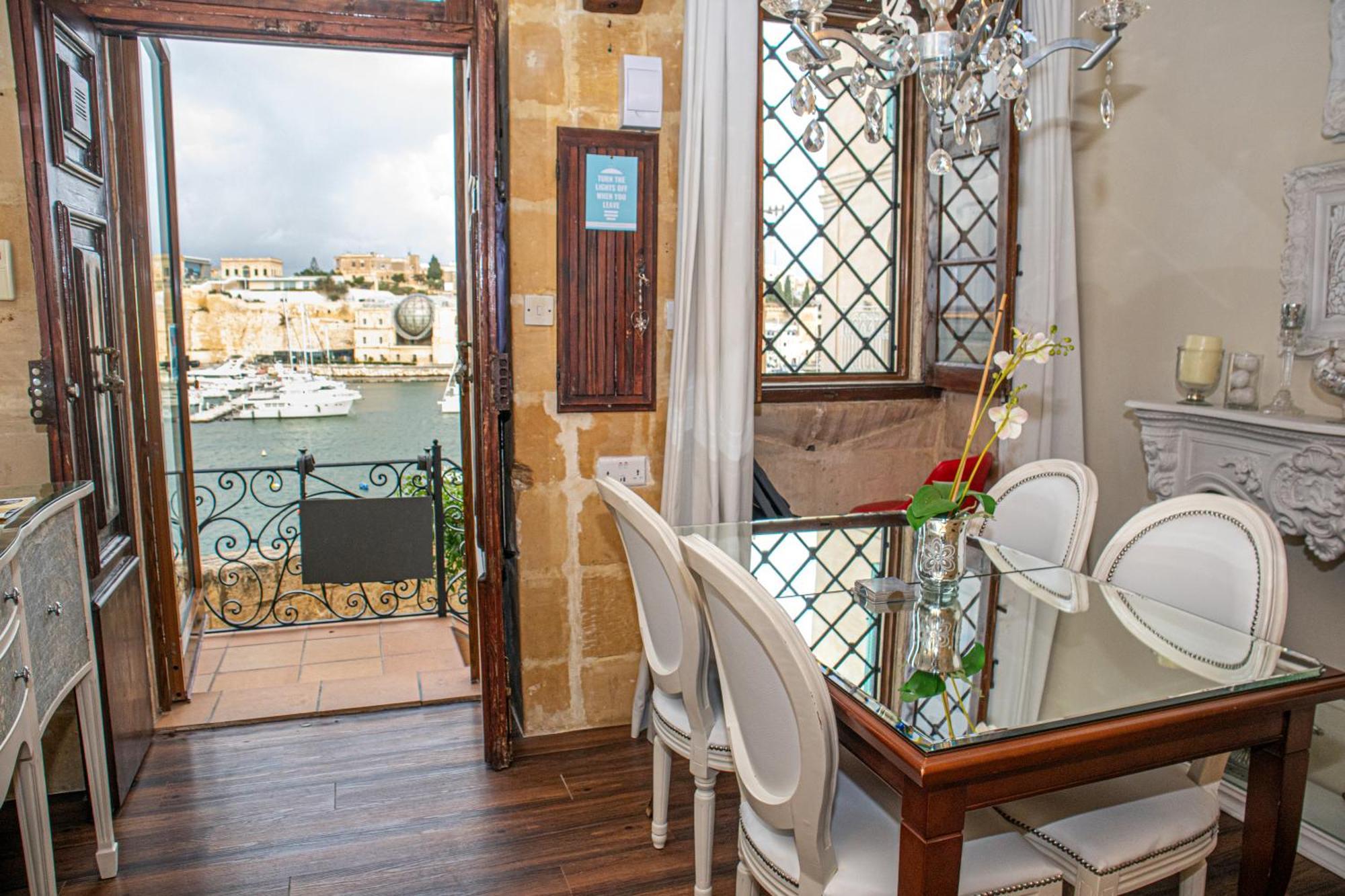 Seagull Birgu - Waterfront Home エクステリア 写真