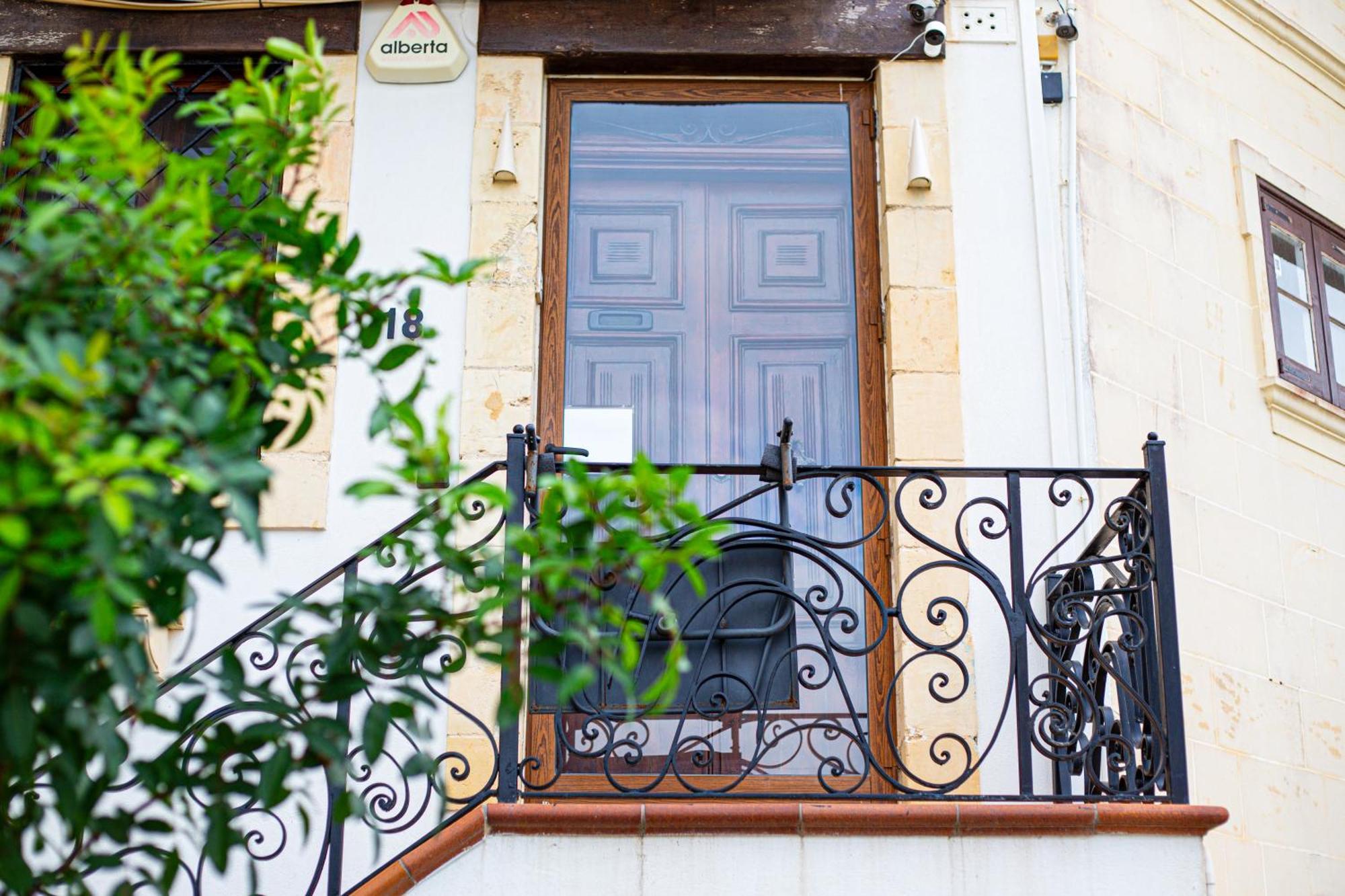 Seagull Birgu - Waterfront Home エクステリア 写真